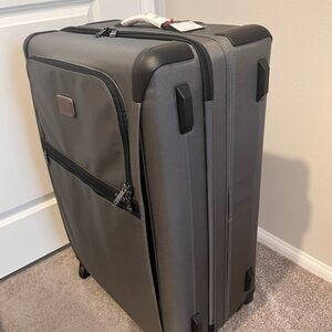 Tumi - Alpha 31-inch Continental Dual Access 4- Wheeled Packing Case